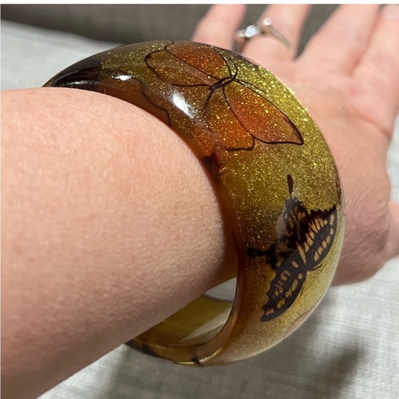 Vintage Lucite Rare 70’s Boho Asymmetrical Organic Butterfly Glitter Bangle - Picture 9 of 13